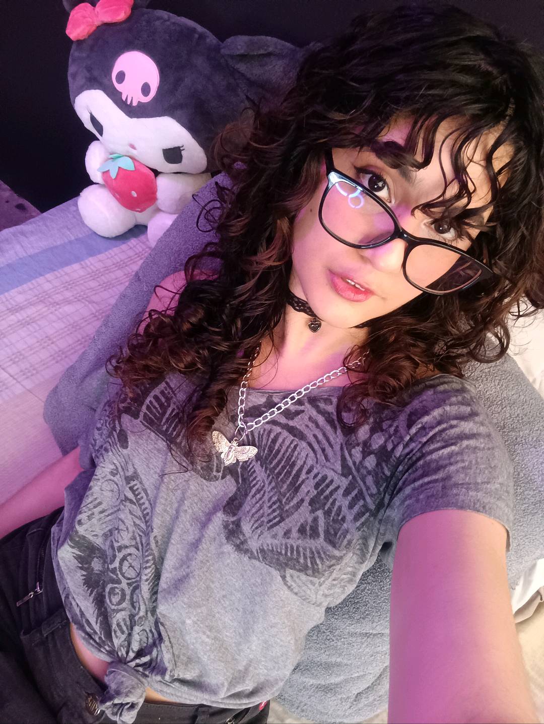 Priscila, available for a friendly video call